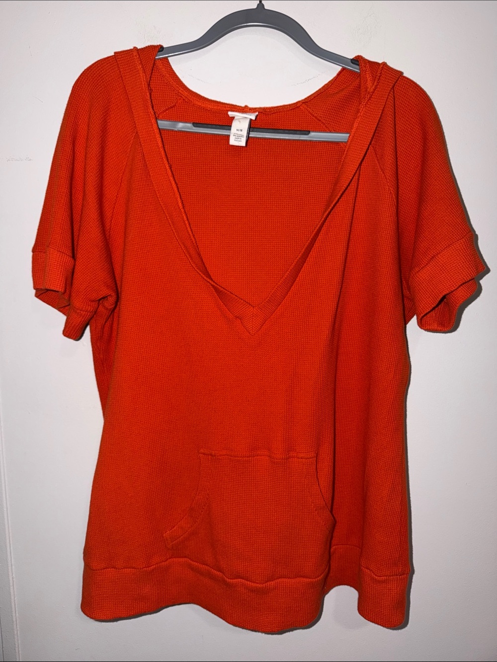 Venezia Short Sleeve Hooded Pullover in Bright Orange
